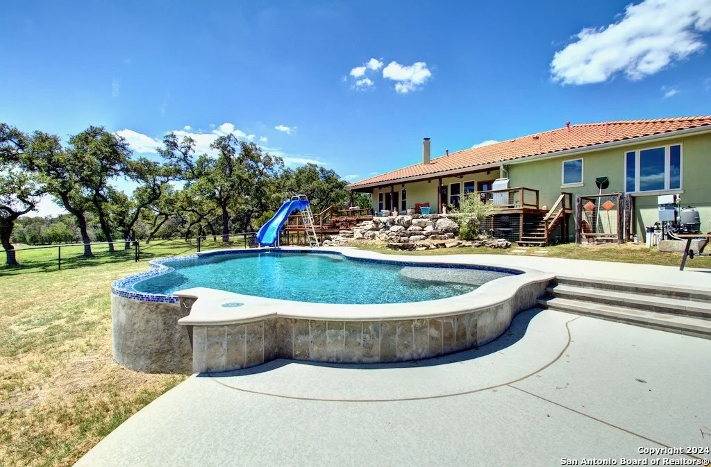 Photo of 555 CROOKED OAK DR