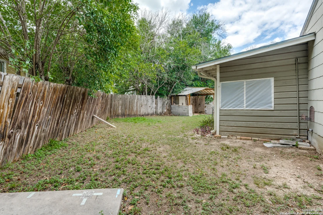 Photo of 106 Field Crest Dr