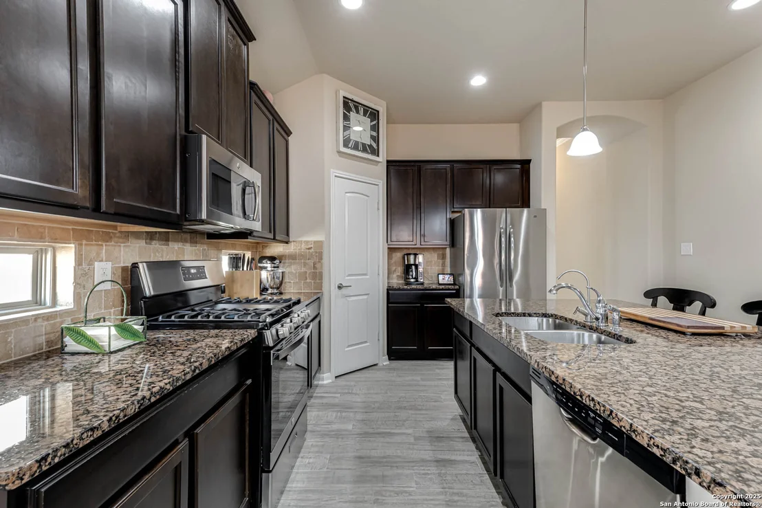 Photo of 8439 MEADOW PLNS