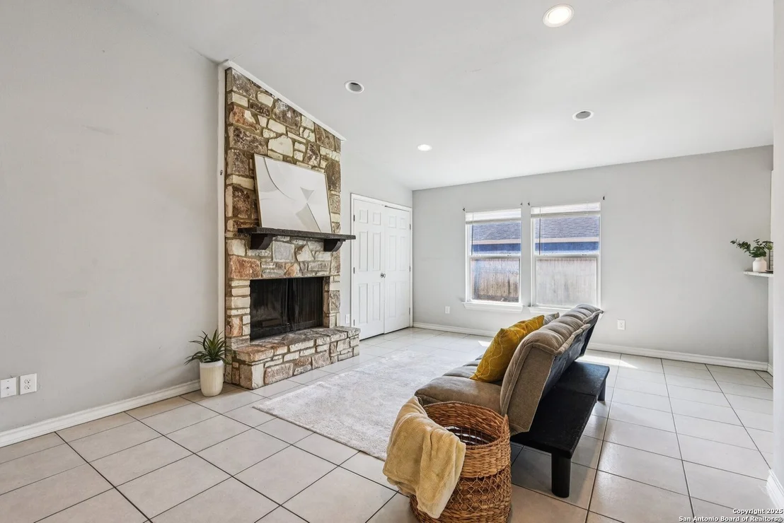Photo of 238 Guilford FRG