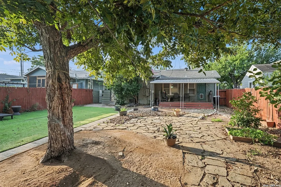 Photo of 109 THORAIN BLVD