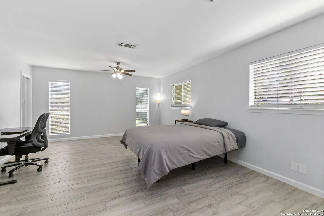 Photo of 6818 Forest Meadow