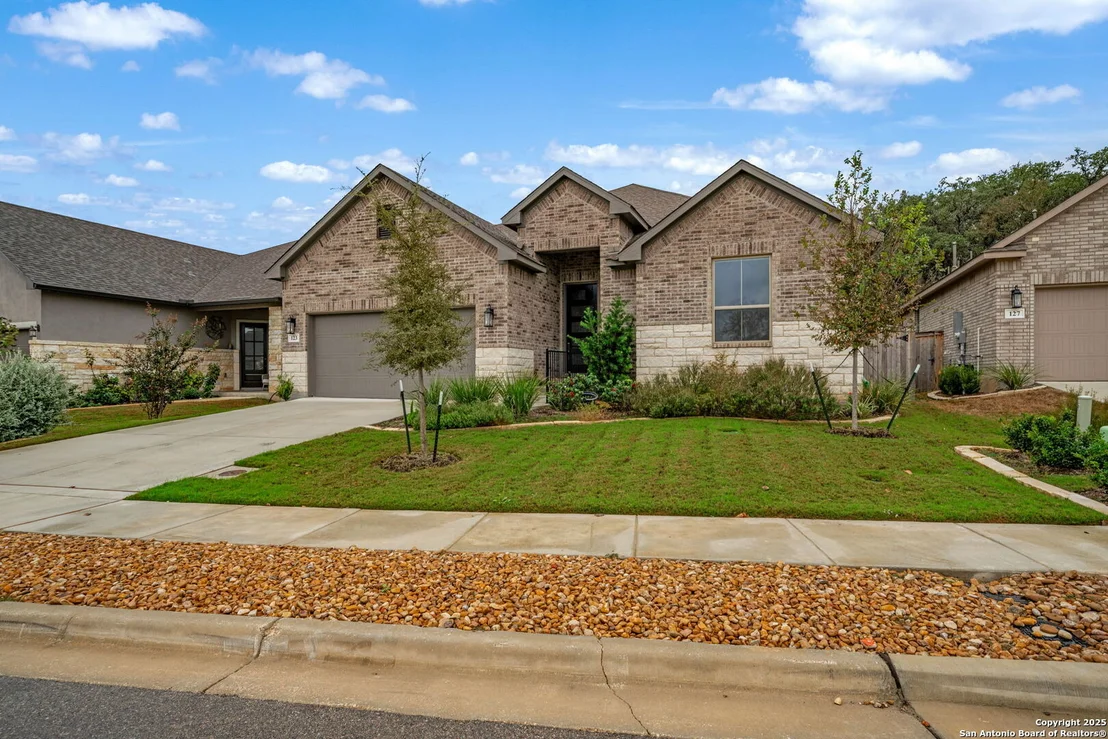 Photo of 123 Low Meadow