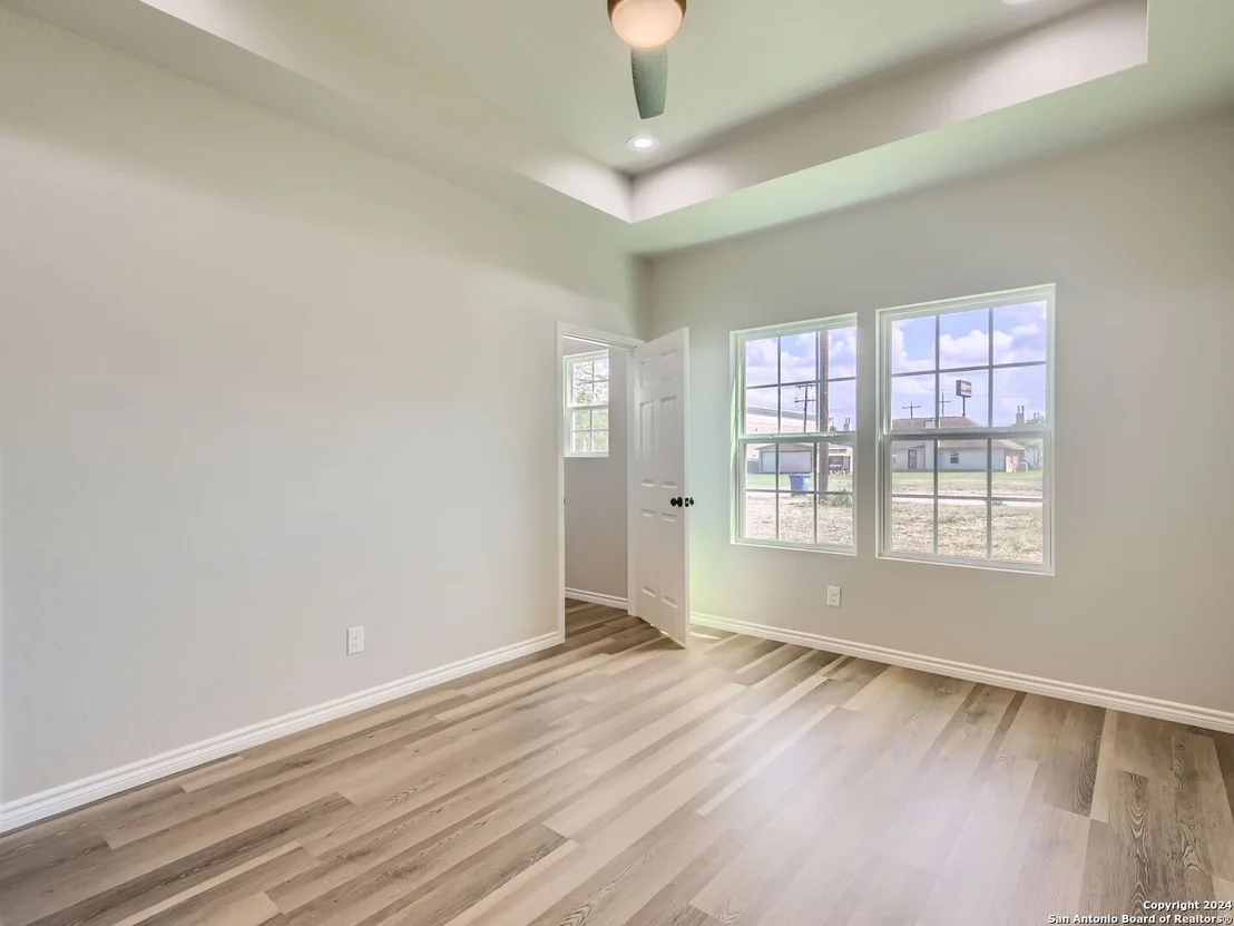 Photo of 8501 UTOPIA BLVD