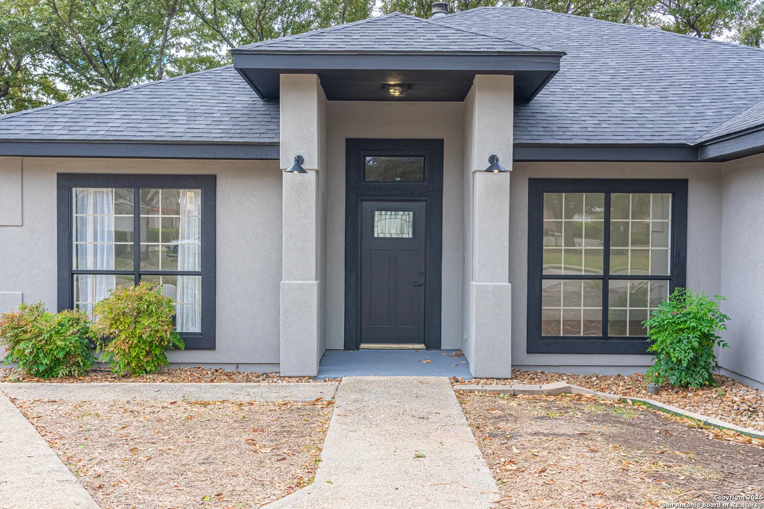 Photo of 122 PALM CIR