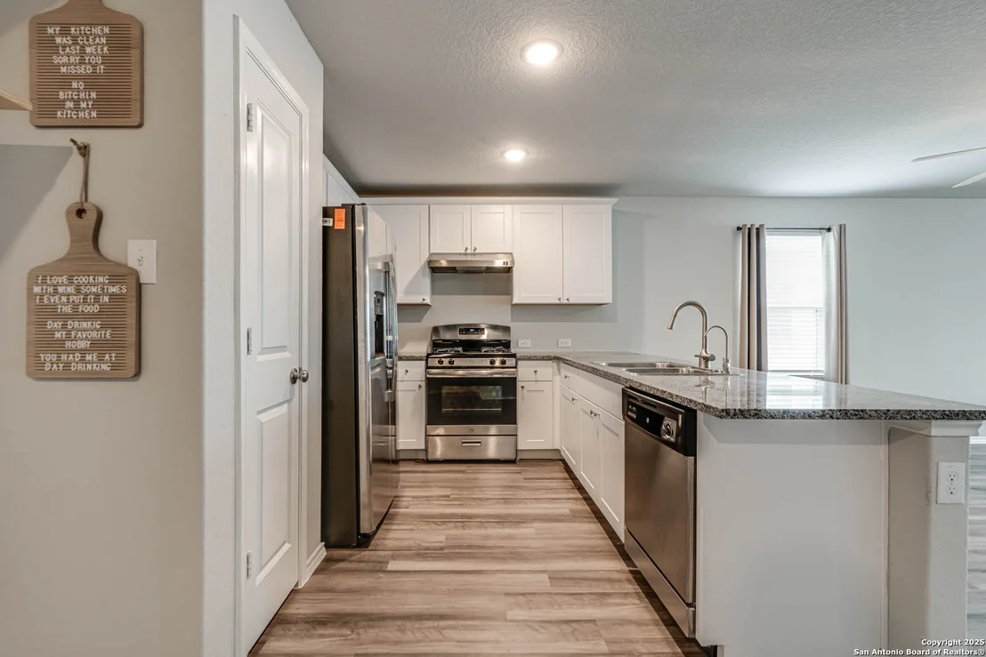 Photo of 10214 Robbins Bluff