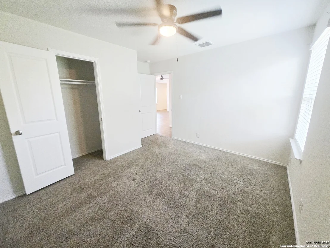 Photo of 437 Middle Green