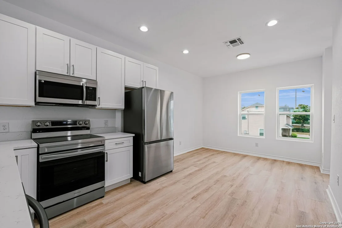 Photo of 1502 S Walters