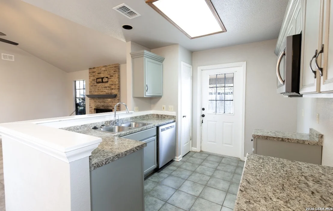 Photo of 302 BAIN DR