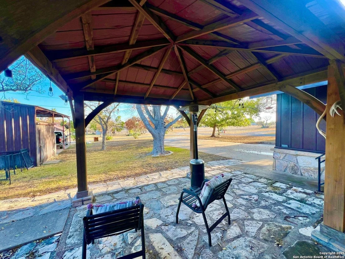 Photo of 433 Fort Clark Rd