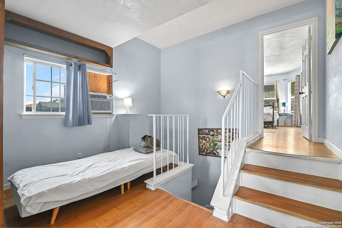 Photo of 10110 Cedarvale