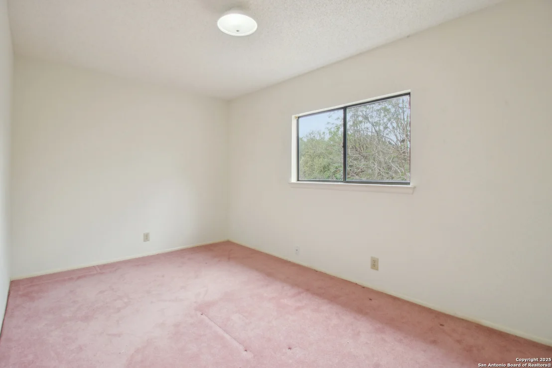 Photo of 7611 Wood Bluff