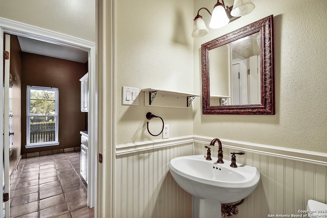 Photo of 2642 Rim Oak