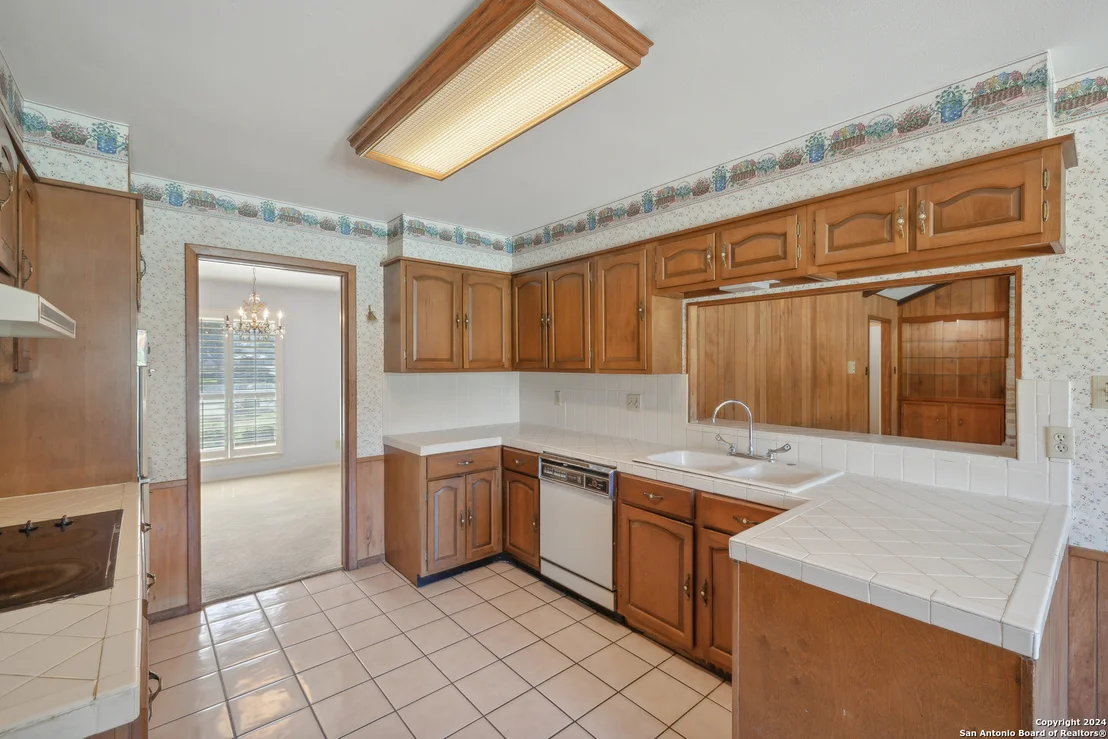 Photo of 449 GOLFCREST