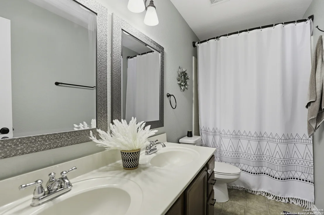 Photo of 11047 Barclay Point