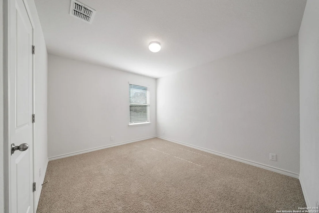 Photo of 22103 Pivot Point
