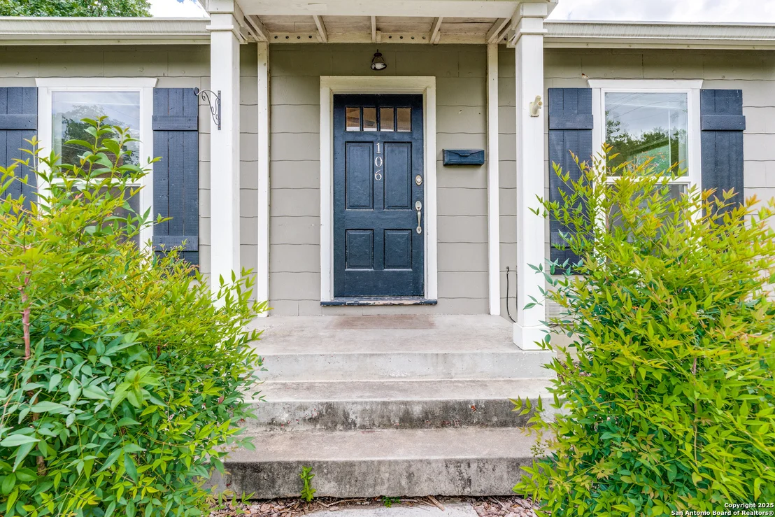 Photo of 106 Field Crest Dr