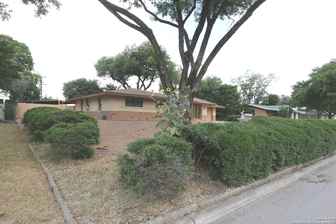Photo of 5621 GALEWIND DR