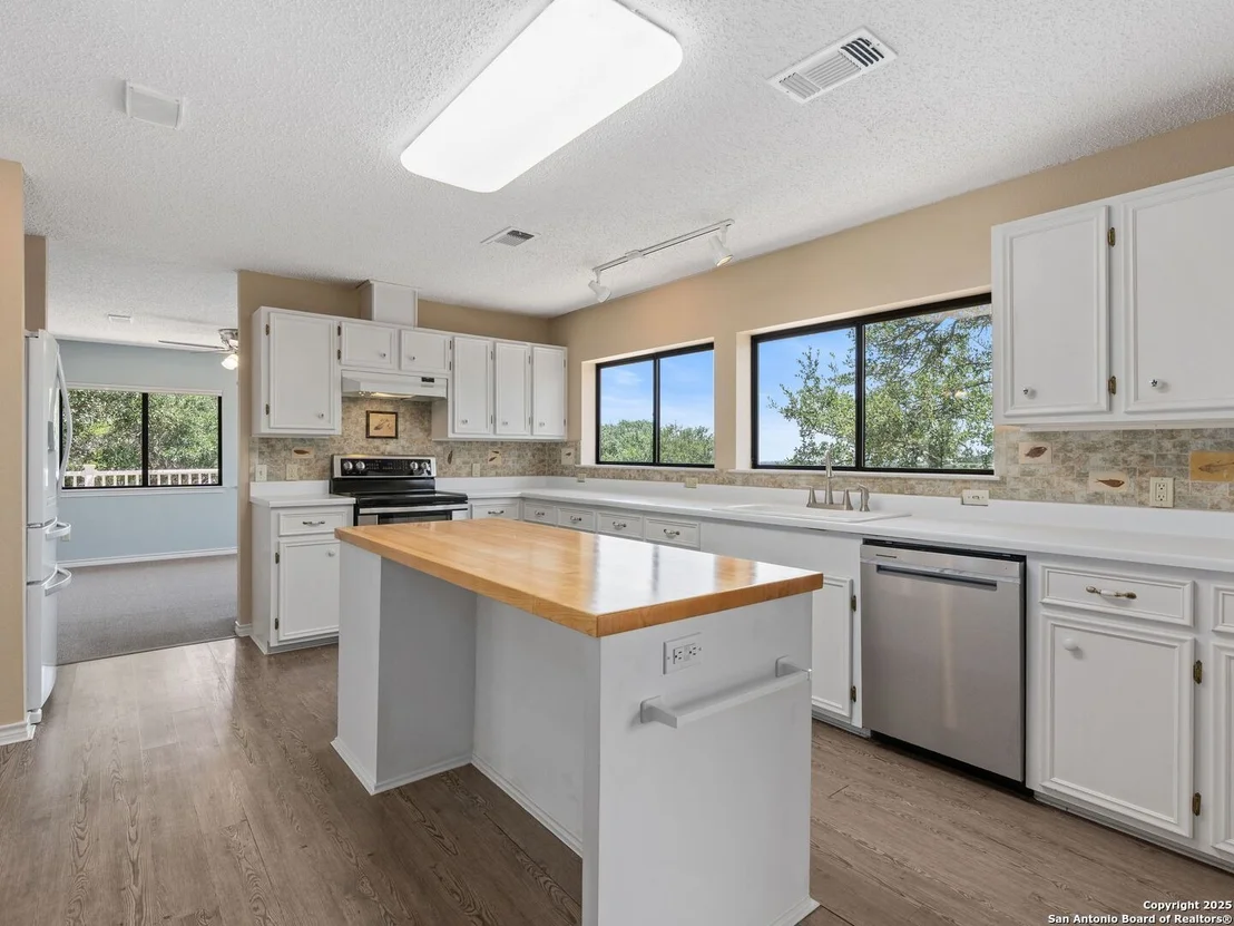 Photo of 200 Cedar Park