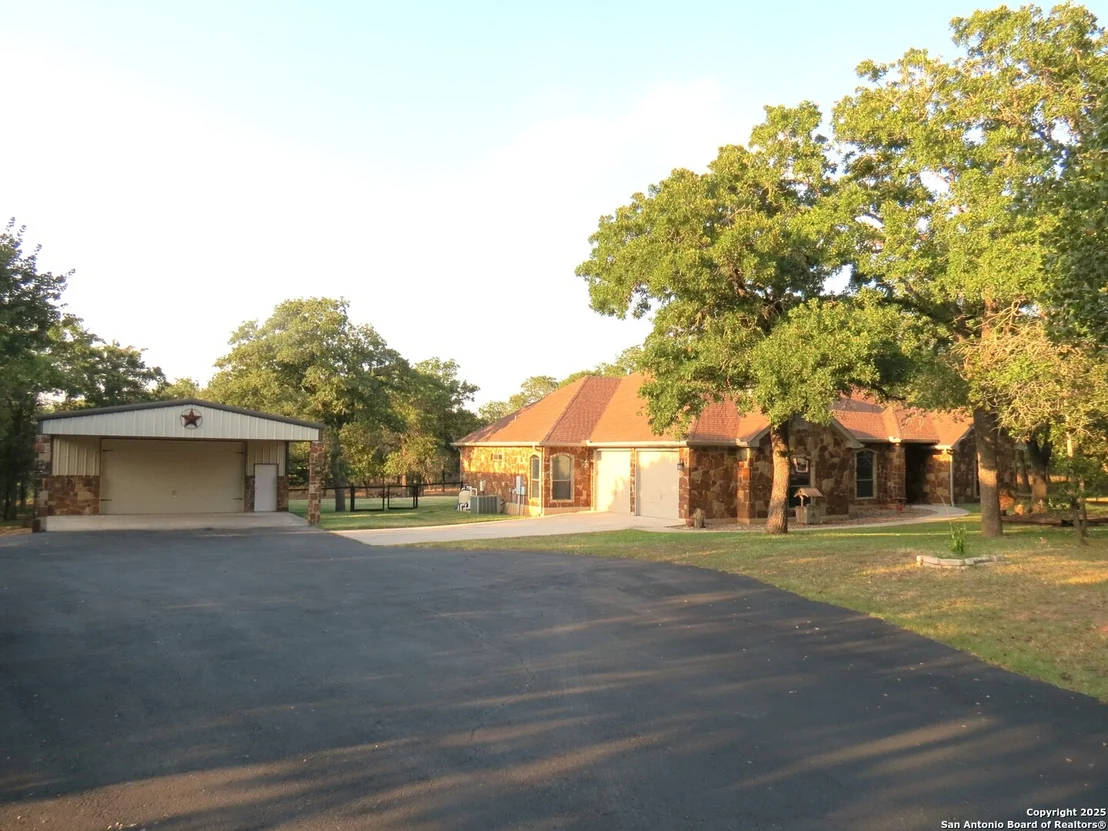 Photo of 592 Jacobs