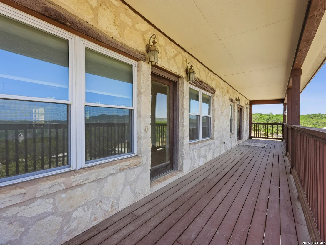 Photo of 412 Bear Springs Trl