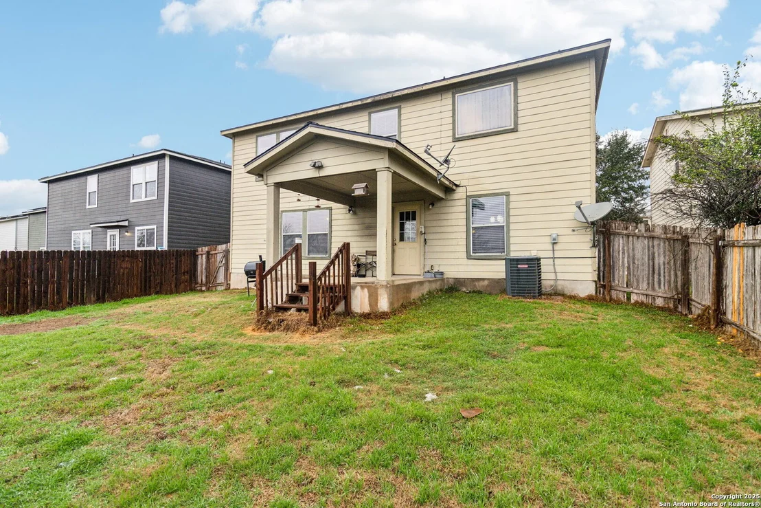 Photo of 141 GATEWOOD FLS