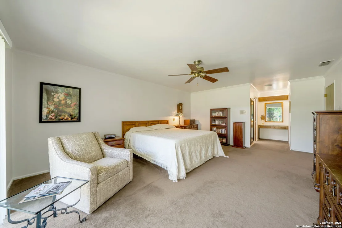 Photo of 424 Fenwick Dr