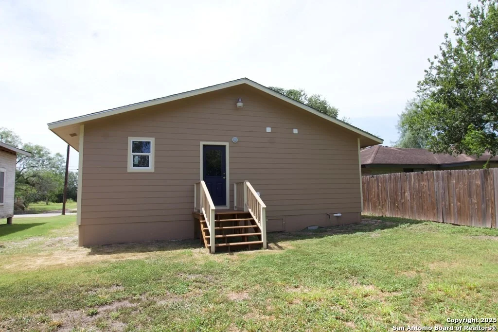 Photo of 806 W Powell