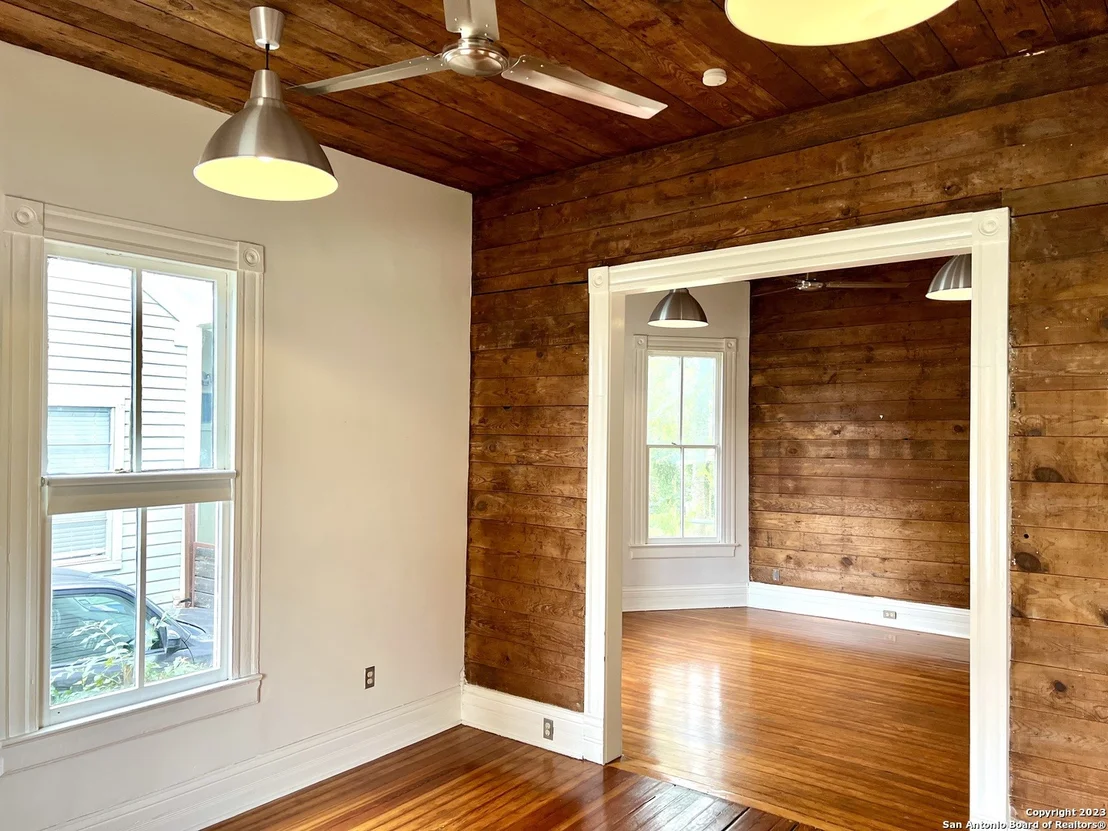 Photo of 902 N PINE ST