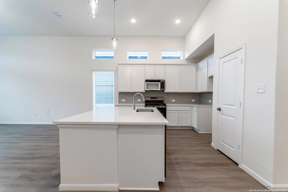 Photo of 6332 Black Butte