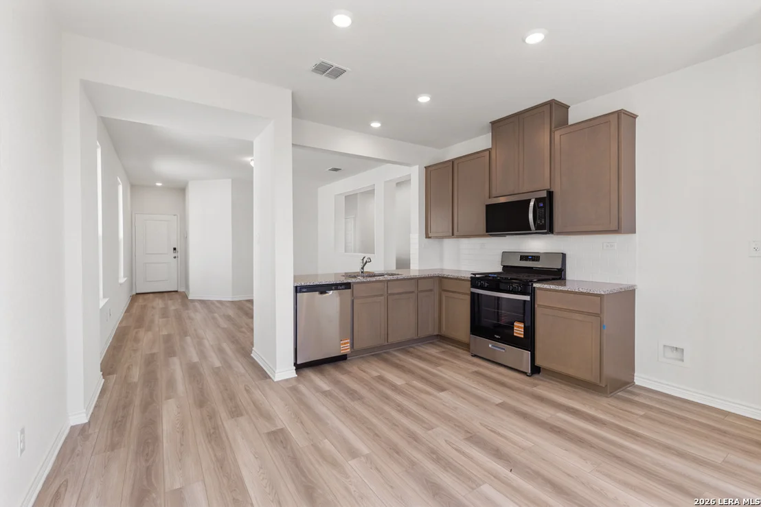 Photo of 10042 JAGGER AVENUE