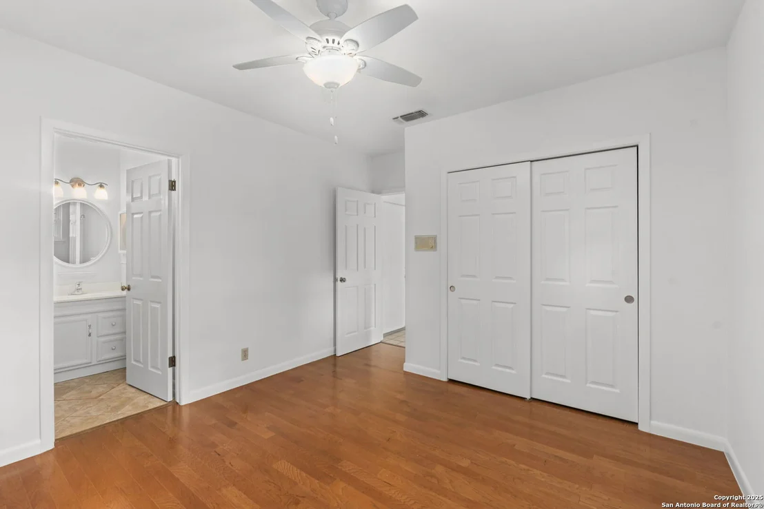 Photo of 5922 Windhaven