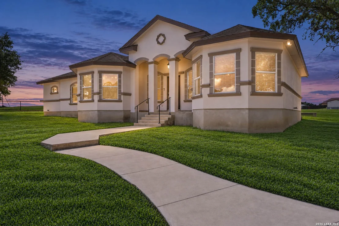Photo of 353 BIG OAK DR