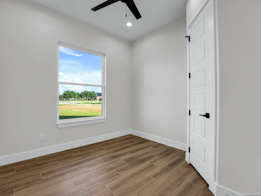 Photo of 101 W MEDIUM MEADOW DR