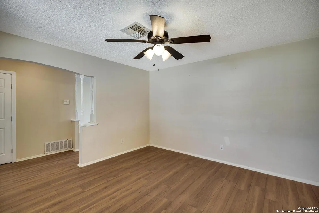 Photo of 5918 BENNINGTON DR