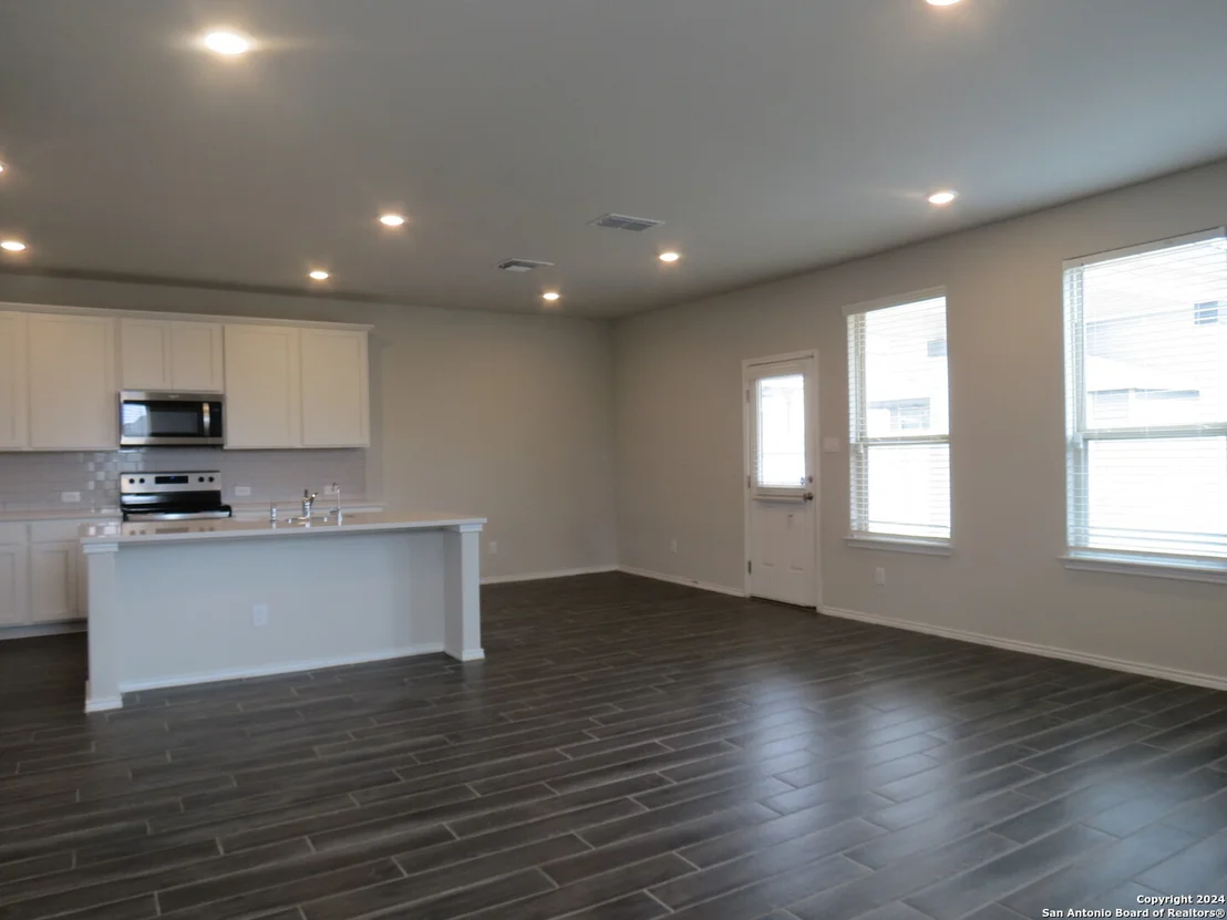 Photo of 2401 AYERS DR