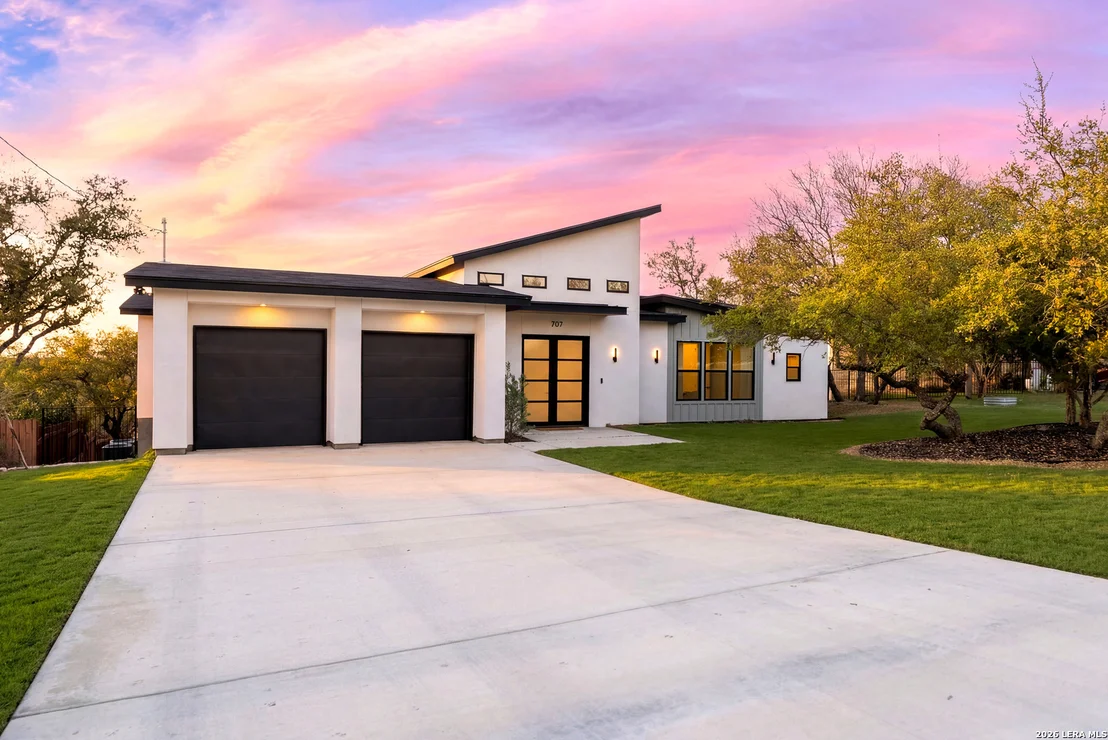 Photo of 707 Lone Cir