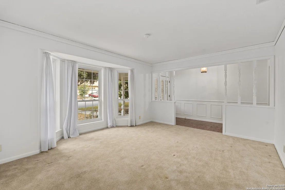 Photo of 5922 Windhaven