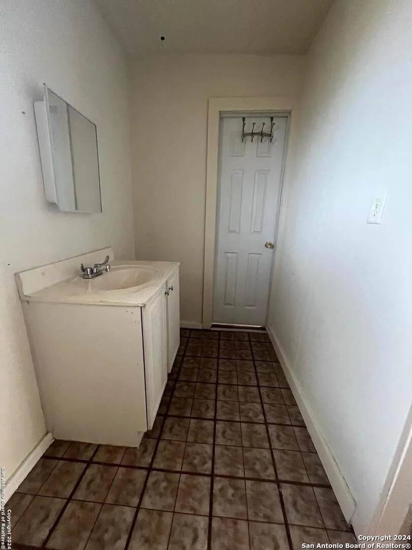 Photo of 218 W White St.