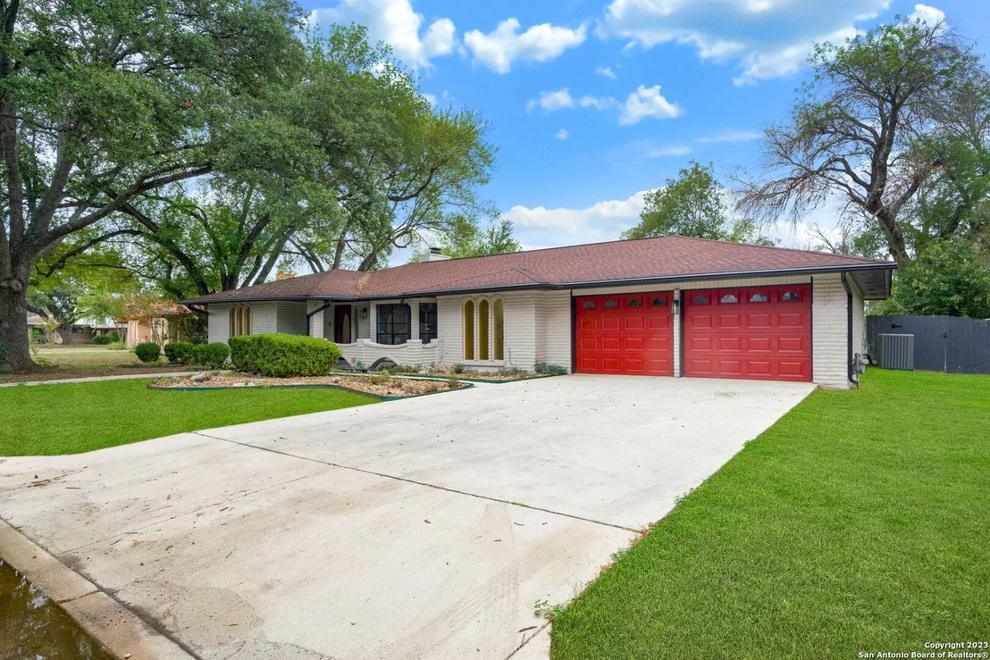 Photo of 518 SUNHAVEN DR