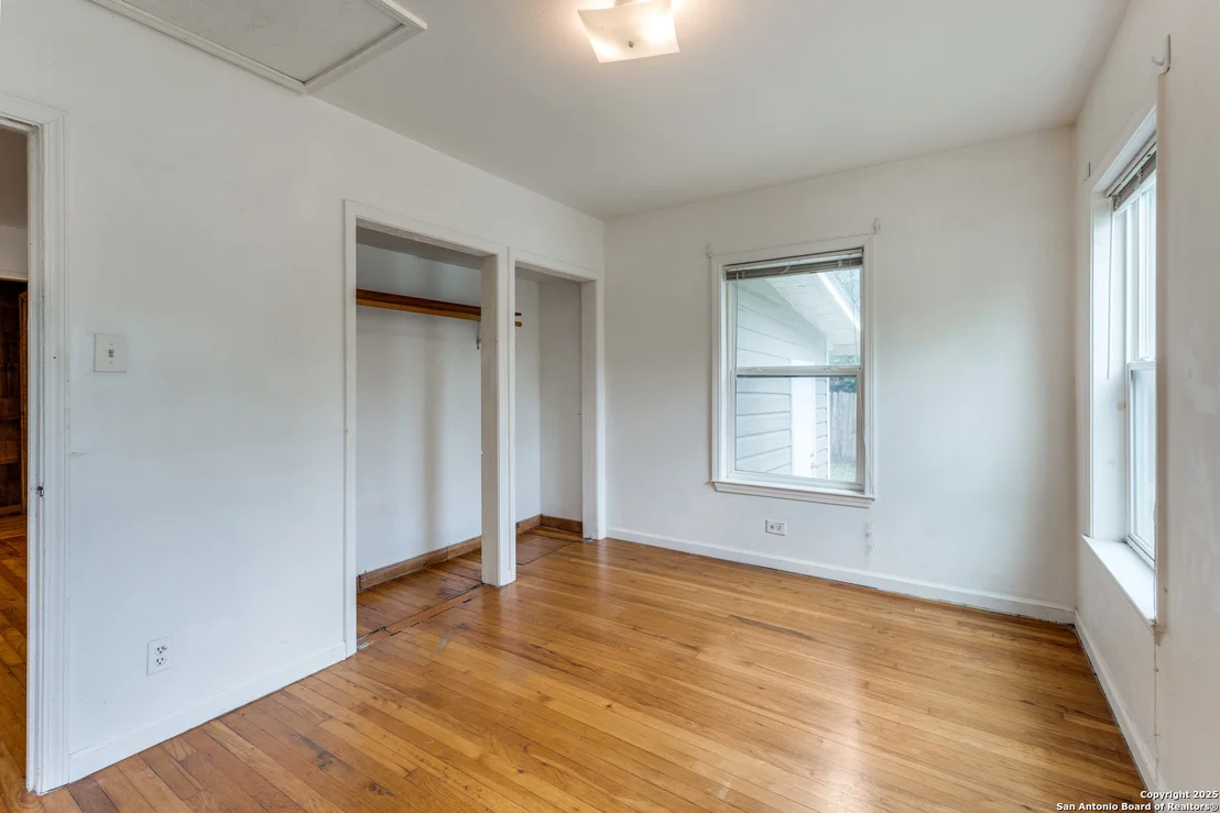 Photo of 106 Field Crest Dr
