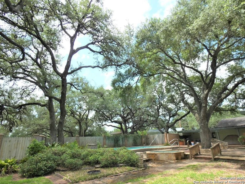 Photo of 52 Encino Loma