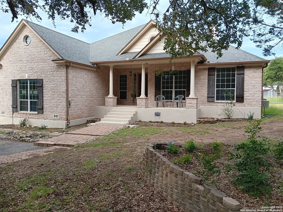 Photo of 605 COUNTY ROAD 2763