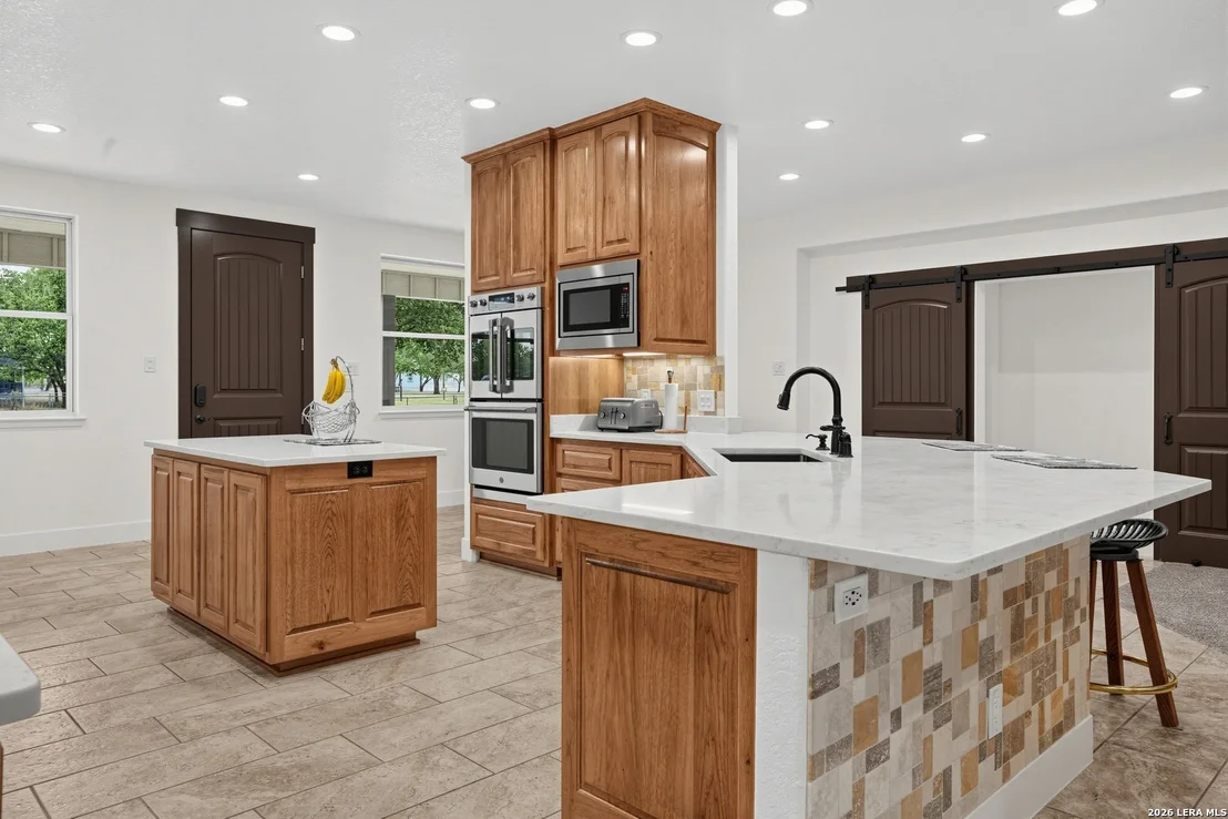 Photo of 105 OAK VIEW DR