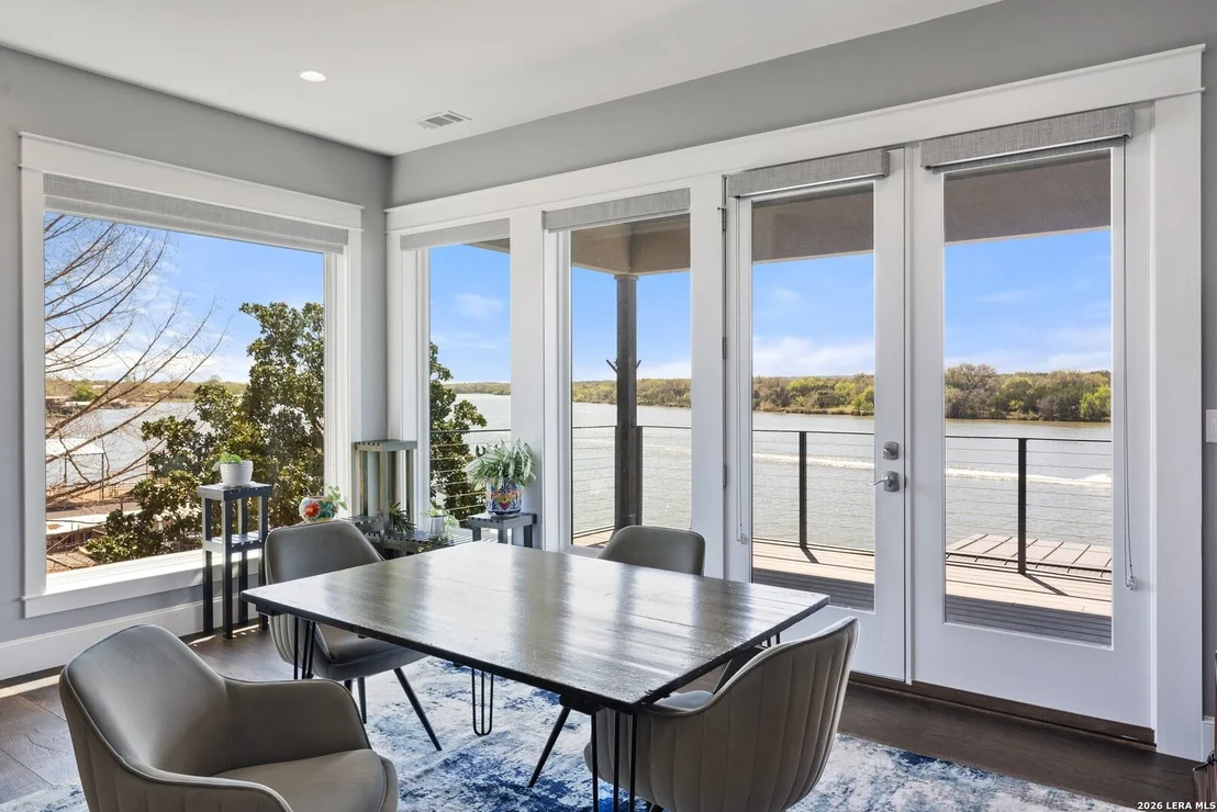 Photo of 926 Scenic