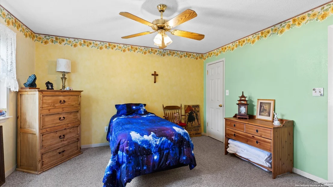 Photo of 949 Burges