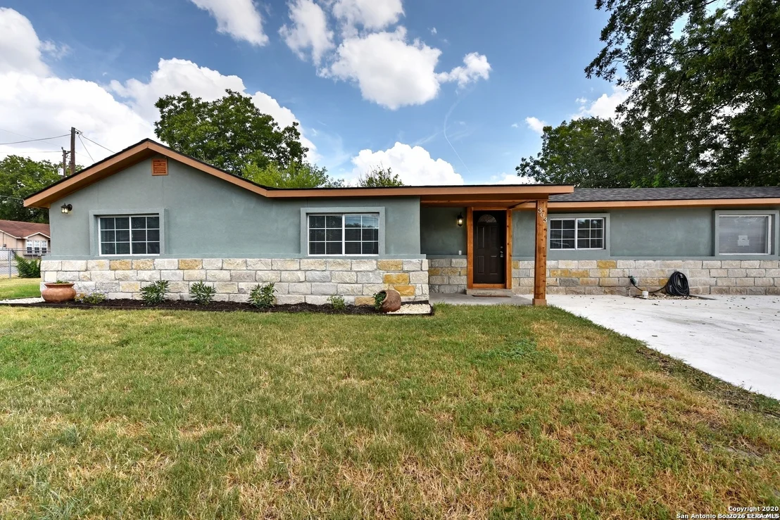 Photo of 363 W ANSLEY BLVD
