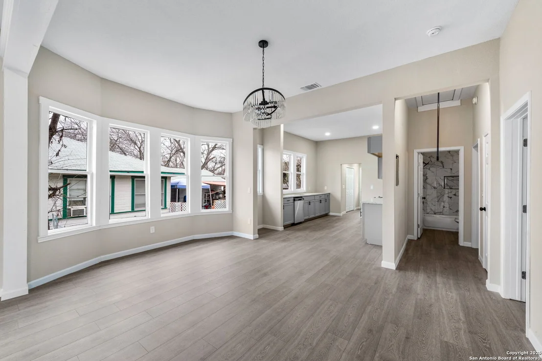 Photo of 239 NELSON AVE