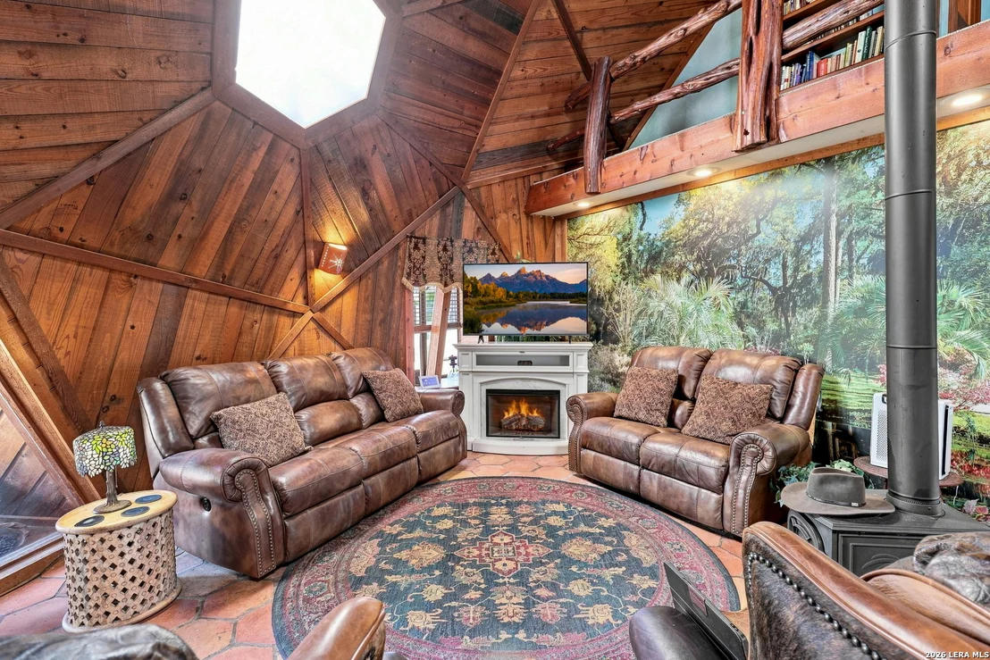 Photo of 875 County Road 327