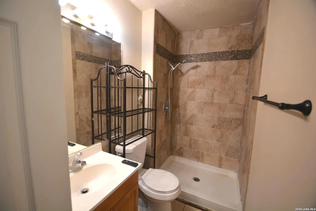 Photo of 823 Highgate